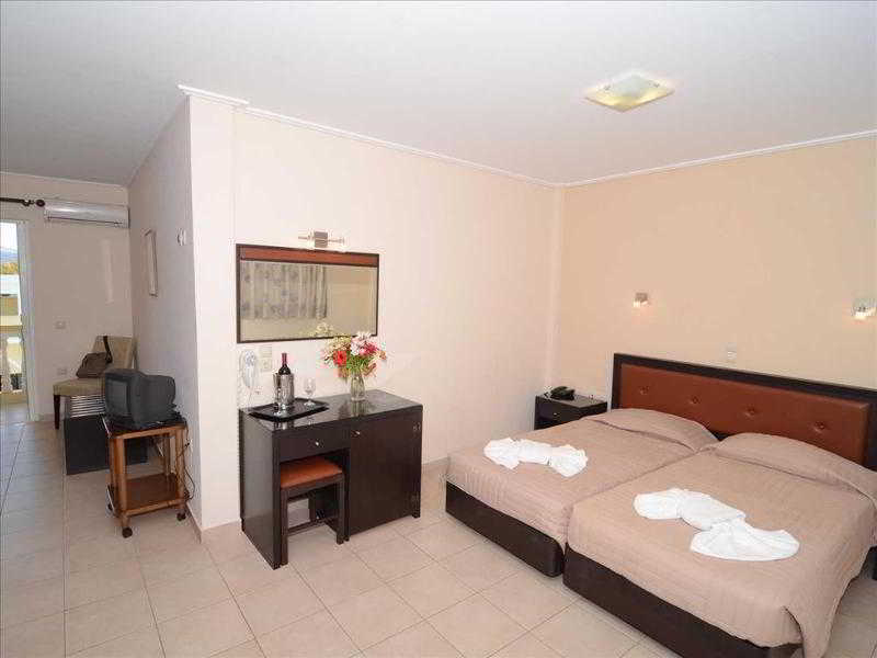 Konstantin Beach 호텔 자킨토스 외부 사진